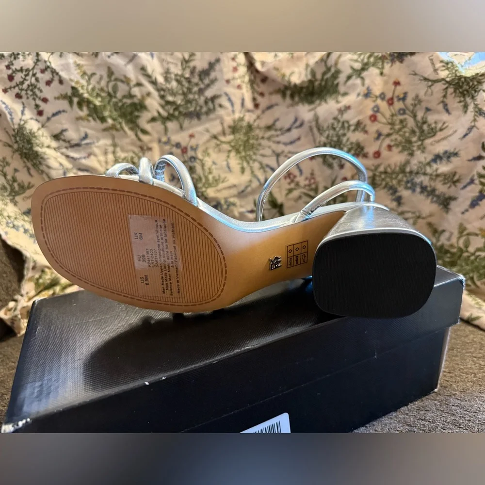 New DKNY Metallic Silver Block 2.5” Heel Sandals Trixie mid ankle size 8.5 - Picture 3 of 9